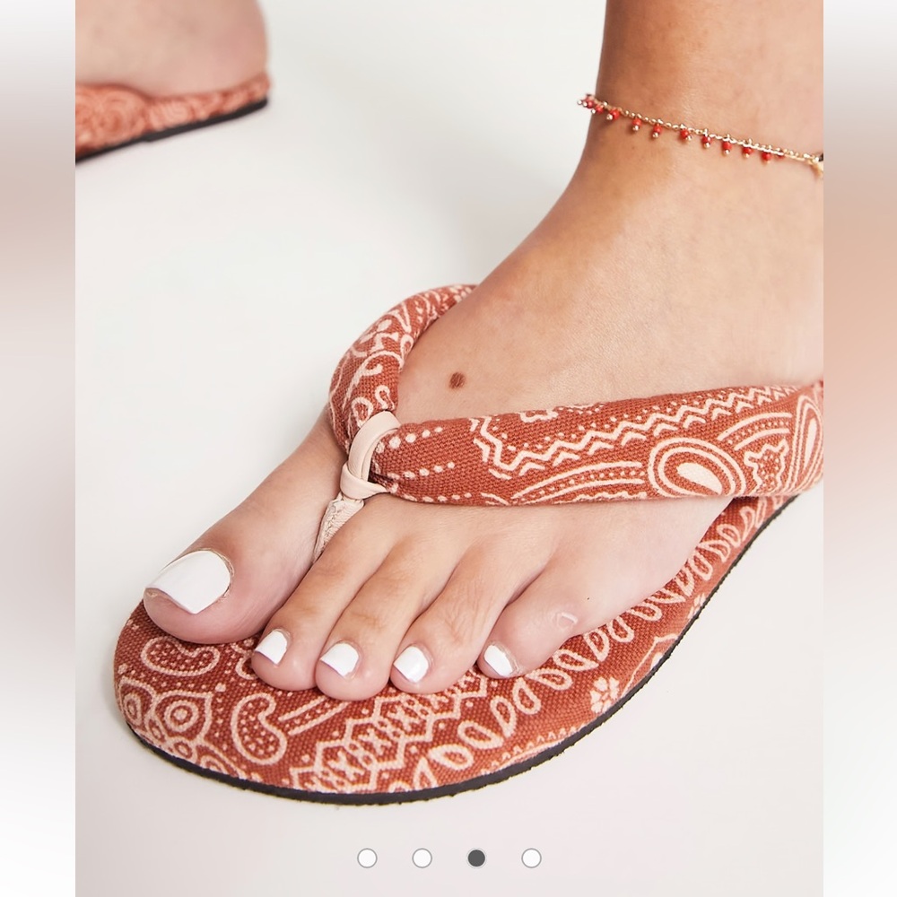 Free People flip flops - Picture 3 of 3